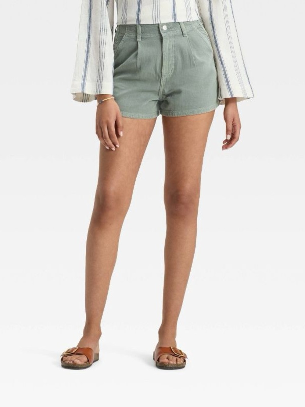 Universal Thread High-Rise Pleated Jean
Shorts Sage Green - Size 2